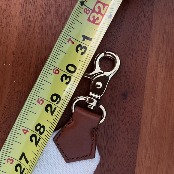 Tory Burch Removable and Adjustable Crossbody Bag Strap - Picture 5 of 6